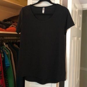 Lularoe classic tee